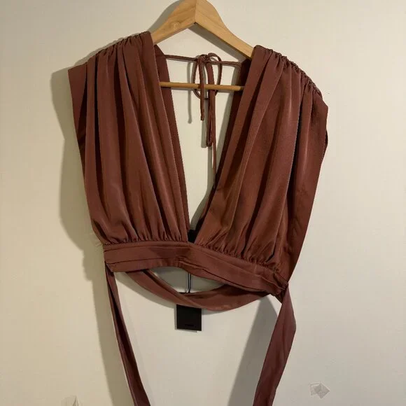 Deep V wrap around top - Picture 2 of 9